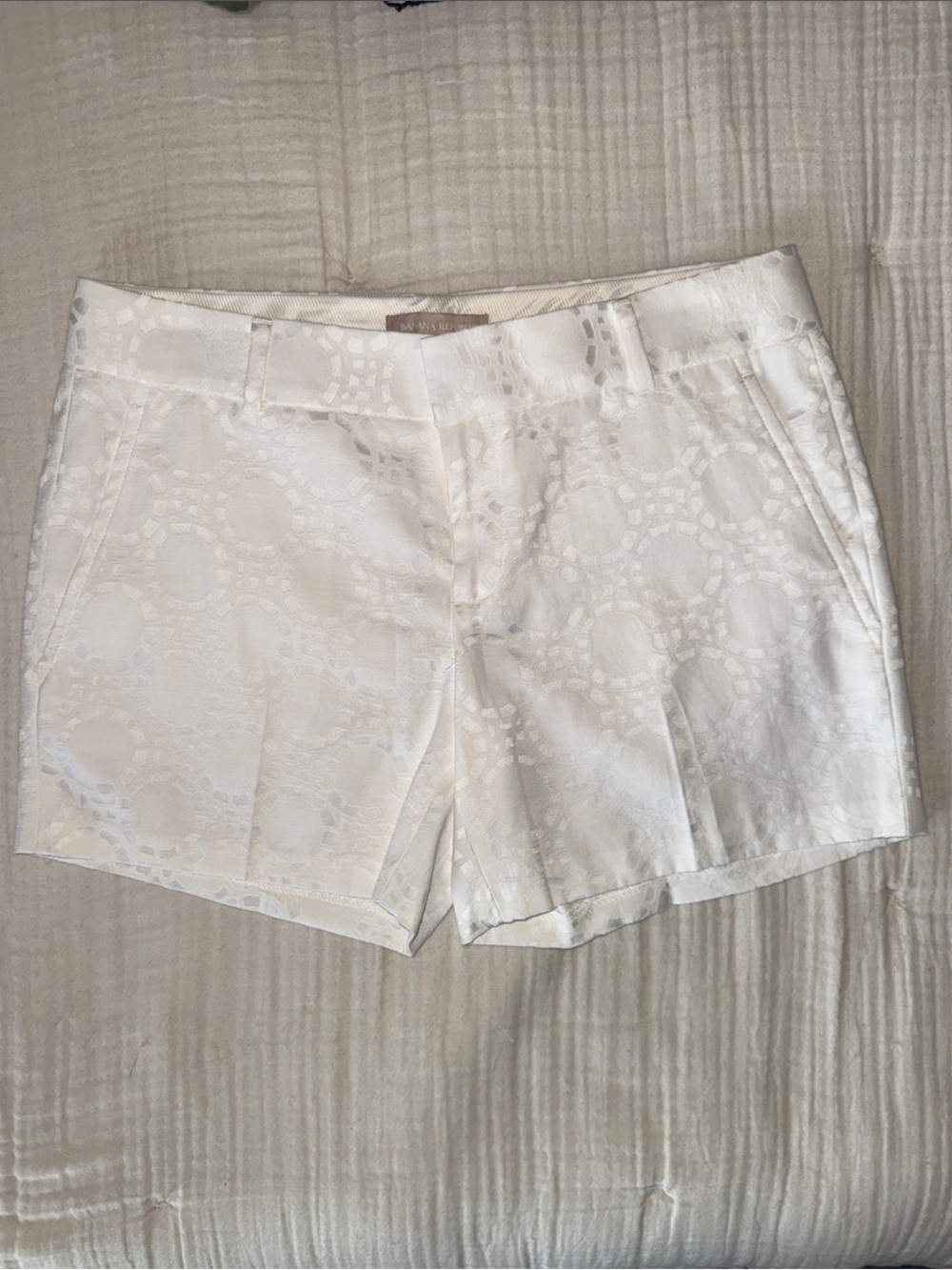 Banana Republic White Lace-Pattern Women’s Shorts